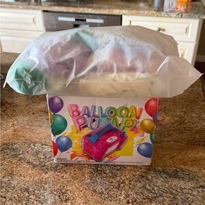Balloon Pump with Multicolored Balloons Included